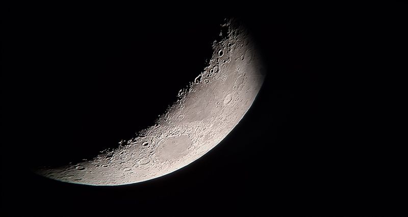 Moon Crescent - May 23rd, 2023, 9:05 pm